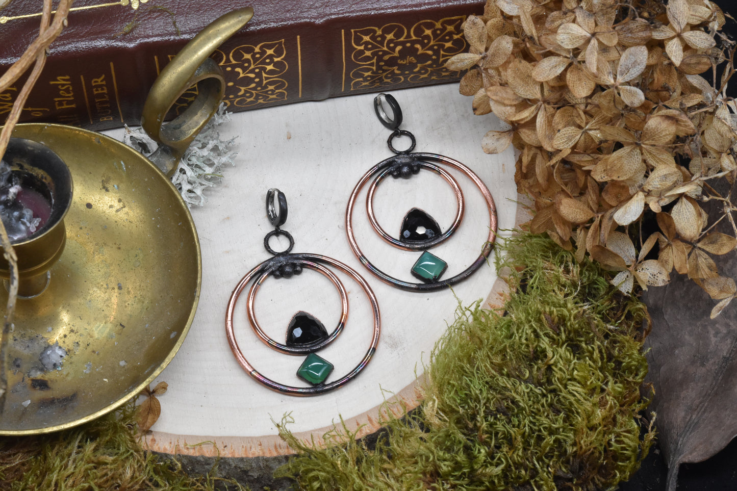 Black and green onyx in copper earrings