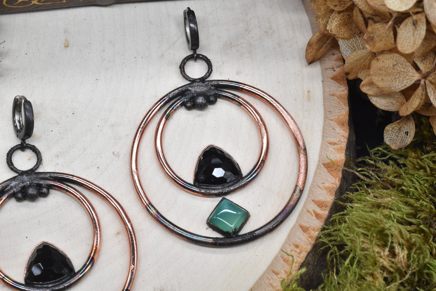 Black and green onyx in copper earrings