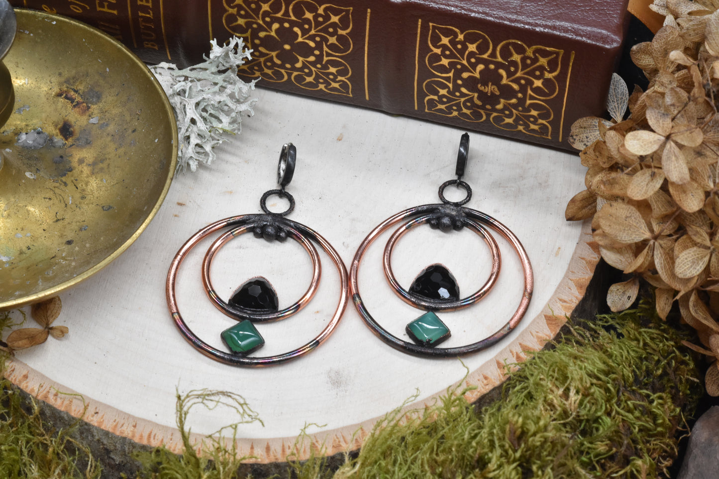 Black and green onyx in copper earrings