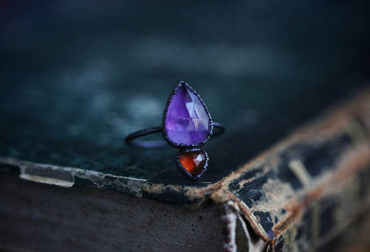 Amethyst & garnet ring// size 9 U.S