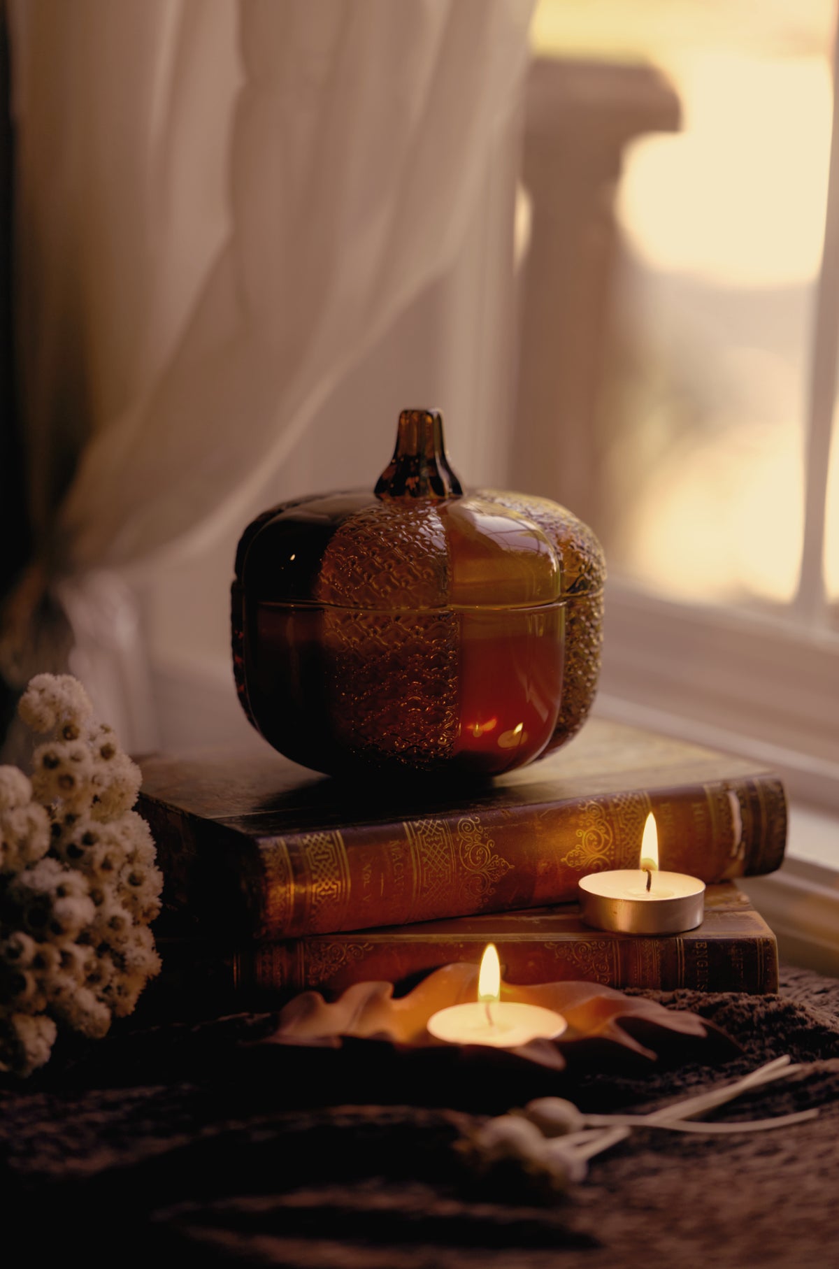 Amber pumpkin candle