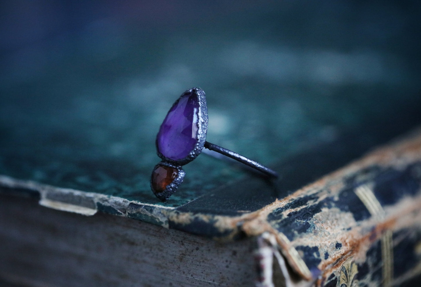 Amethyst & garnet ring// size 9 U.S