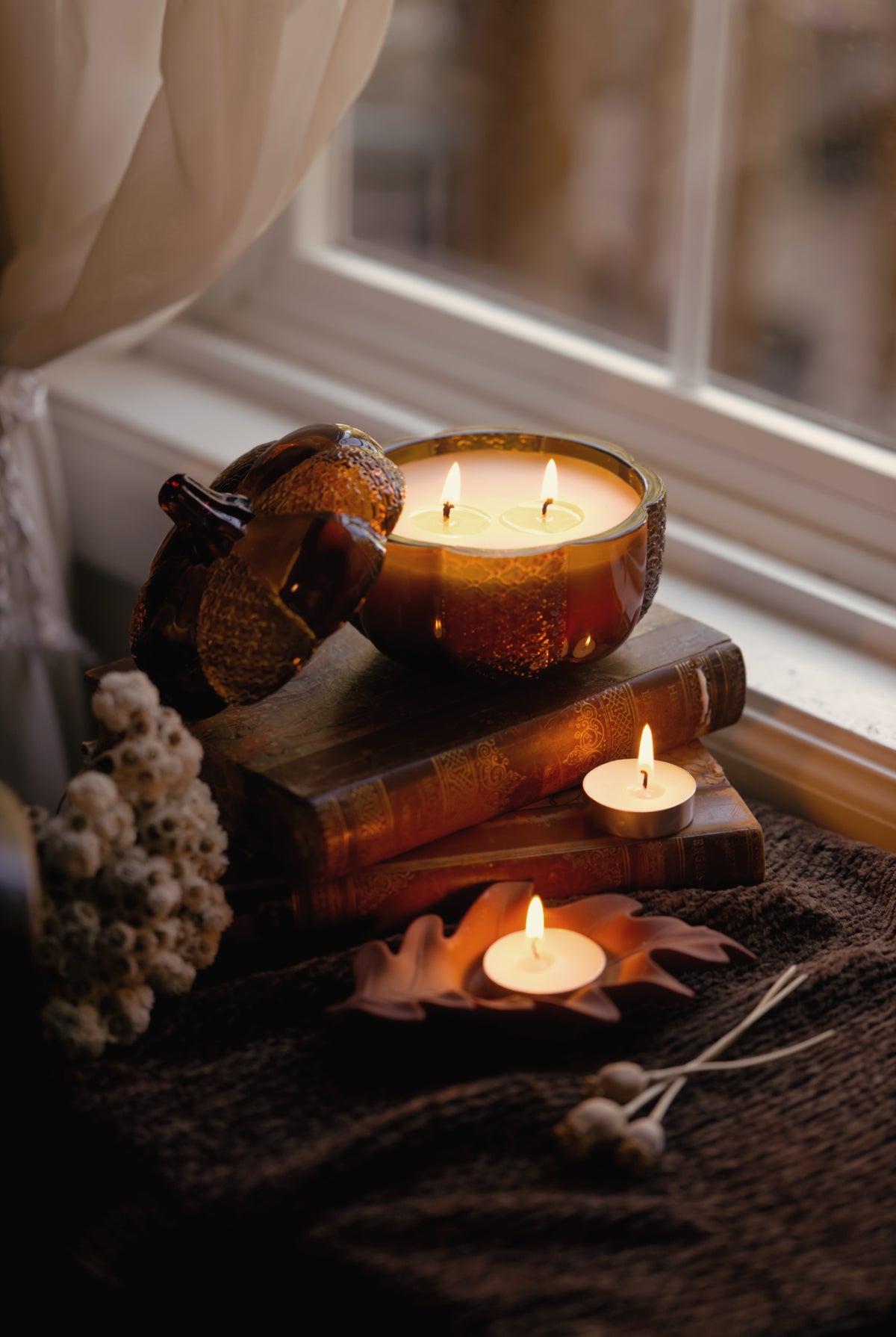 Amber pumpkin candle